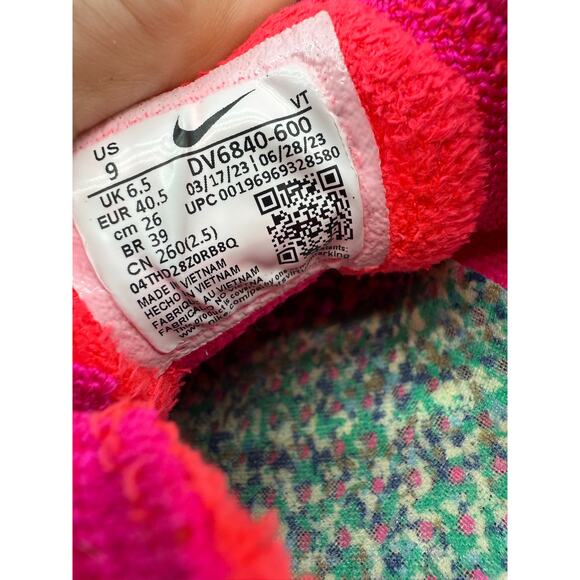 Nike Air Vapormax 2023 Flyknit Fierce Pink Womens Sz 9 Running Shoes DV6840-600 - Picture 9 of 11